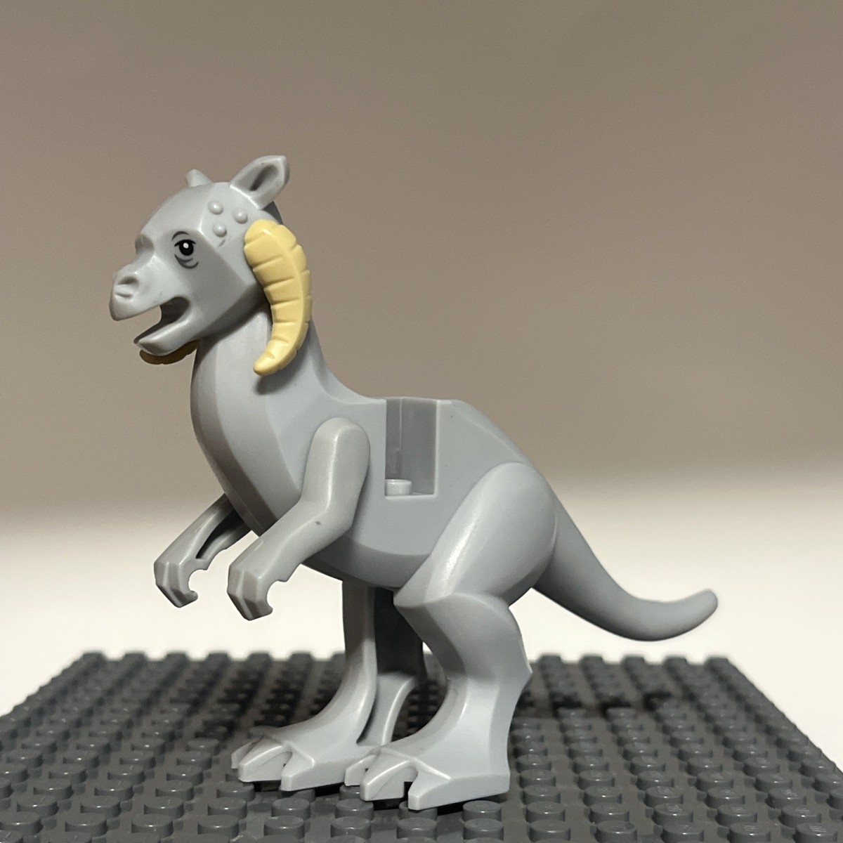 LEGO Star Wars 7749 7879 64800pb01c02 Tauntaun Minifigure 1R | eBay