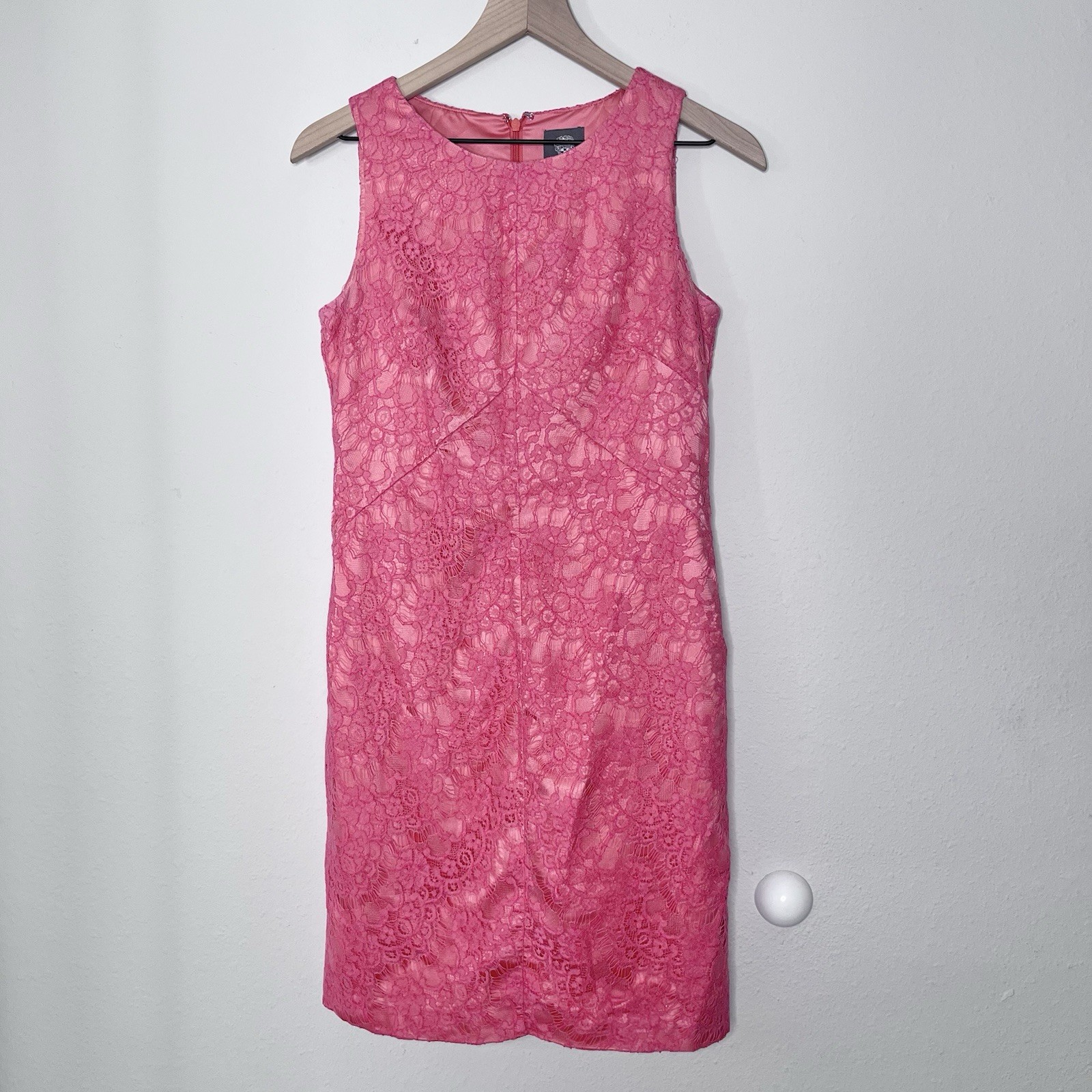 Vince Camuto Women's Coral Pink Lace Sleeveless Sheath Dress Size 4 Back Zipper
