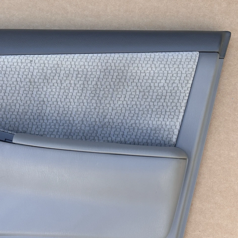 Panel de puerta del pasajero delantero derecho Toyota Corolla 2003 2004 2005 2006 2007 2008 Foto 4 de 4