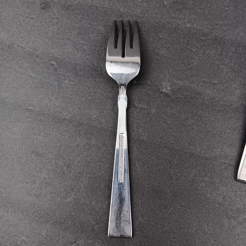 4 Reed & Barton Select COSTA BRAVA Stainless Steel Salad Dessert Forks - Picture 9 of 12