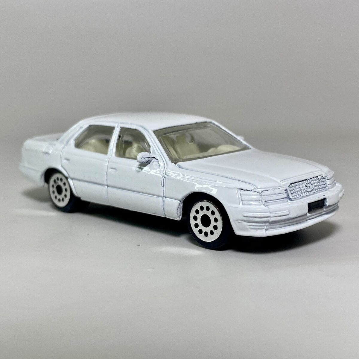 ZYLL Zee #D114 Lexus LS400 & Matchbox #93 1994 Lexus LS400 1 ZYLL Zee #D114 Lexus LS400 & Matchbox #93 1994 Lexus LS400 1