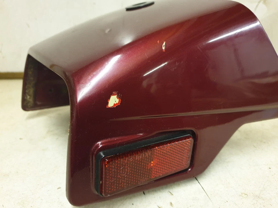 ПАНЕЛЬ КРЫШКИ ЗАДНЕГО ФОНАРЯ КАПОТА ЗАДНЕГО СИДЕНЬЯ SUZUKI GS550 EX С ОТВЕРСТИЕМ ДЛЯ ЗАМКА СИДЕНЬЯ  - Изображение 2 из 4