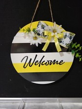 Welcome bee door hanger sign