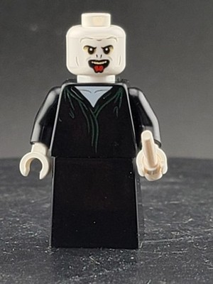 LEGO Harry Potter HP373 Lord Voldemort Minifigure From Set 76404
