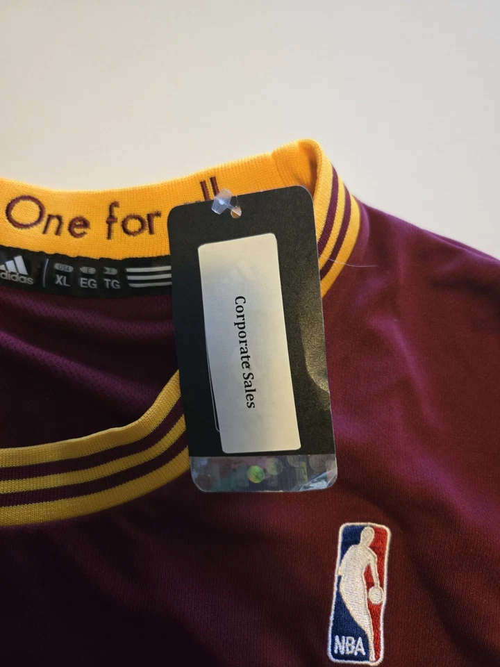 Camiseta deportiva autografiada por Tristan Thompson de los Jsa Cleveland Cavaliers Foto 2 de 4
