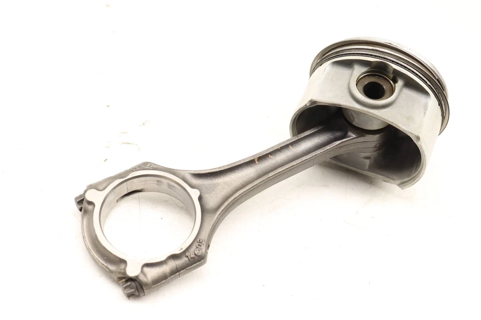 Mercedes-Benz Maybach S600 2016-2017 6,0 L - pistón con varilla de conexión Foto 2 de 4