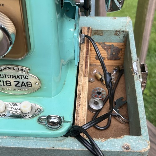 Vintage Capitol Deluxe Sewing Machine Turquoise With Vintage Case READ - Picture 7 of 24
