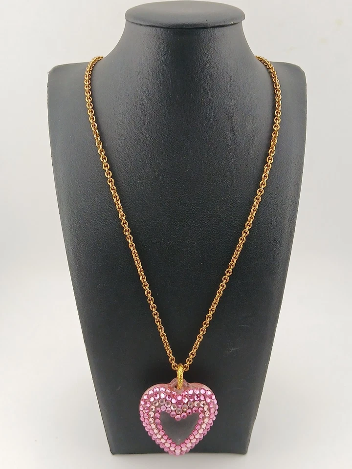 TARINA TARANTINO Collar Colgante Piedras Rosa Corazón Hinchado Lucita Tono Oro  Foto 2 de 4