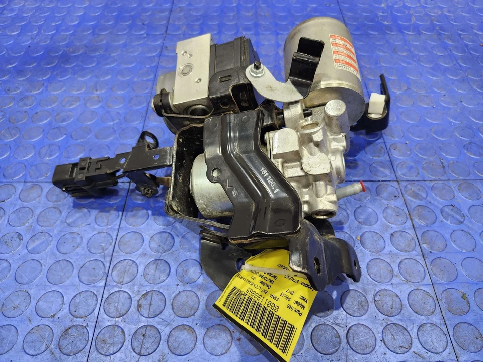 Bomba de refuerzo de freno ABS Toyota Prius 2016-2022 con conjunto de acumulador OEM Foto 4 de 4