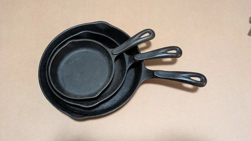 10 1/2”  8” 6 1/2” Wagner’s 1891 Original Cast Iron Skillet Pan set Made in USA