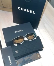 CHANEL Sunglasses Black &White Cat Eye CC Logo Authentic CH 6056 1656/53