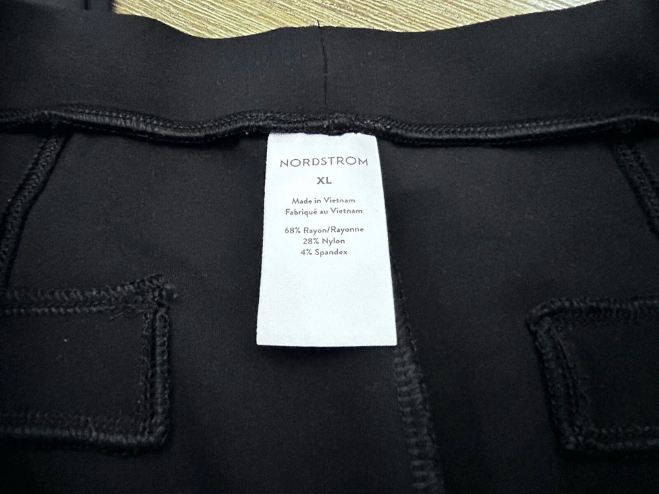 Nordstroms Women's Size XL Black High-Rise Go To Leggings Crop - Image 3 of 4