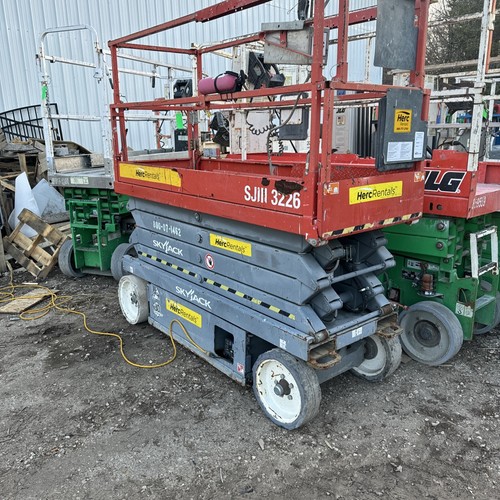 2015 Skyjack SJIII-3226 26' Electric Scissor Lift Man Aerial Platform