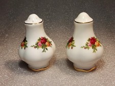 Royal Albert Old Country Roses fine bone china   Salt & Pepper Pots 8 cm tall