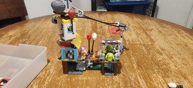 LEGO The Angry Birds Movie: Pig City Teardown (75824) Read description