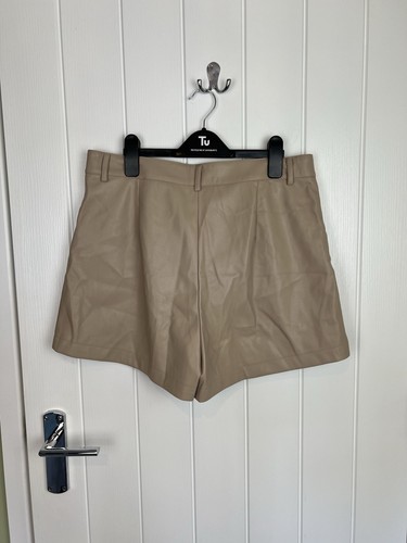 Primark Faux Leather High-Waisted Beige Shorts - Size 14 (NWT) - Picture 4 of 7