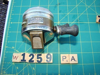 W1259 PA ZEBCO 33 CLASSIC FEATHER TOUCH SPINCAST MADE IN USA  FISHING REEL