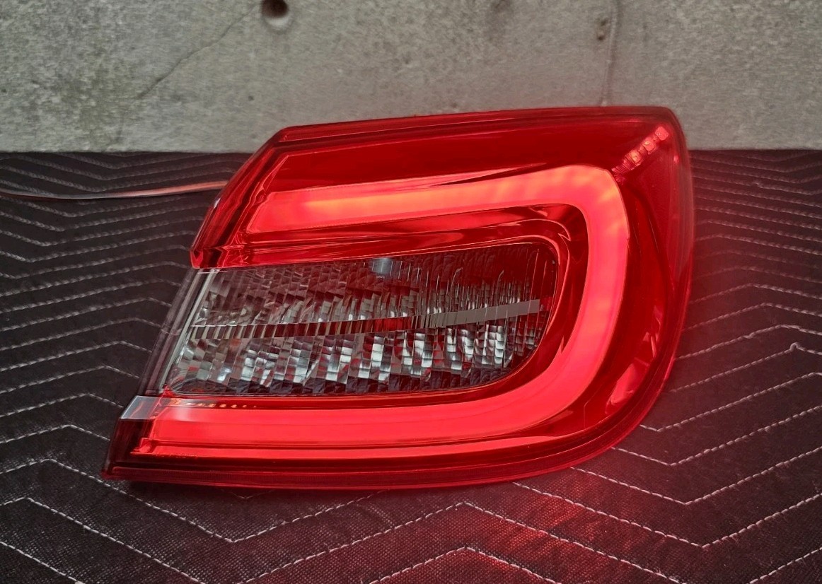Maserati Quattroporte 2014-2020 Right Tail light