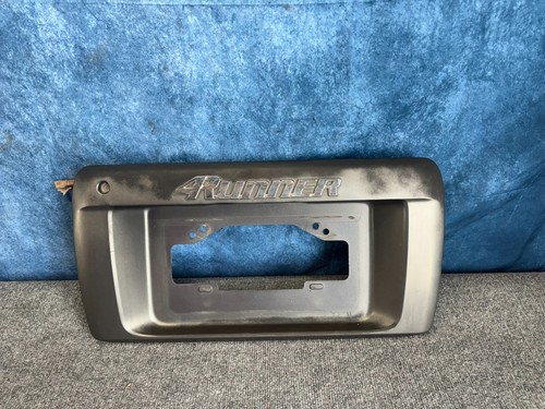 TOYOTA 4RUNNER 1996-2002 REAR HATCH LICENSE PLATE BRACKET HOLDER PANEL OEM
