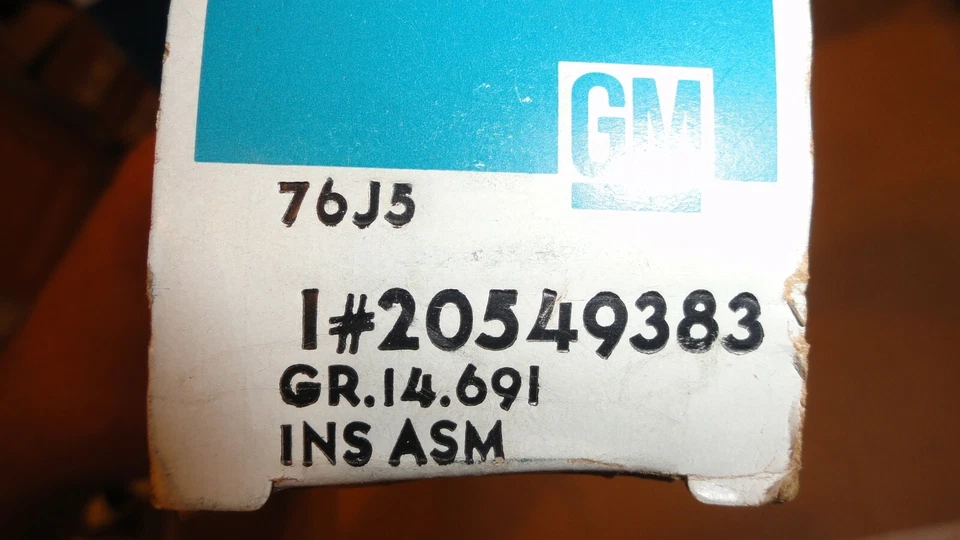 NOS 1985-86 CADILLAC FLEETWOOD PORTA DA FRENTE ACABAMENTO INTERNO COM EMBLEMA CLARET ESCURO - Imagem 4 de 4