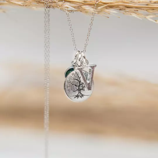 Oak tree deals jewellery stores