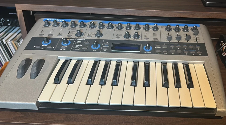 Novation K-Station - Analoger Modellbau Synth mit Netzteil