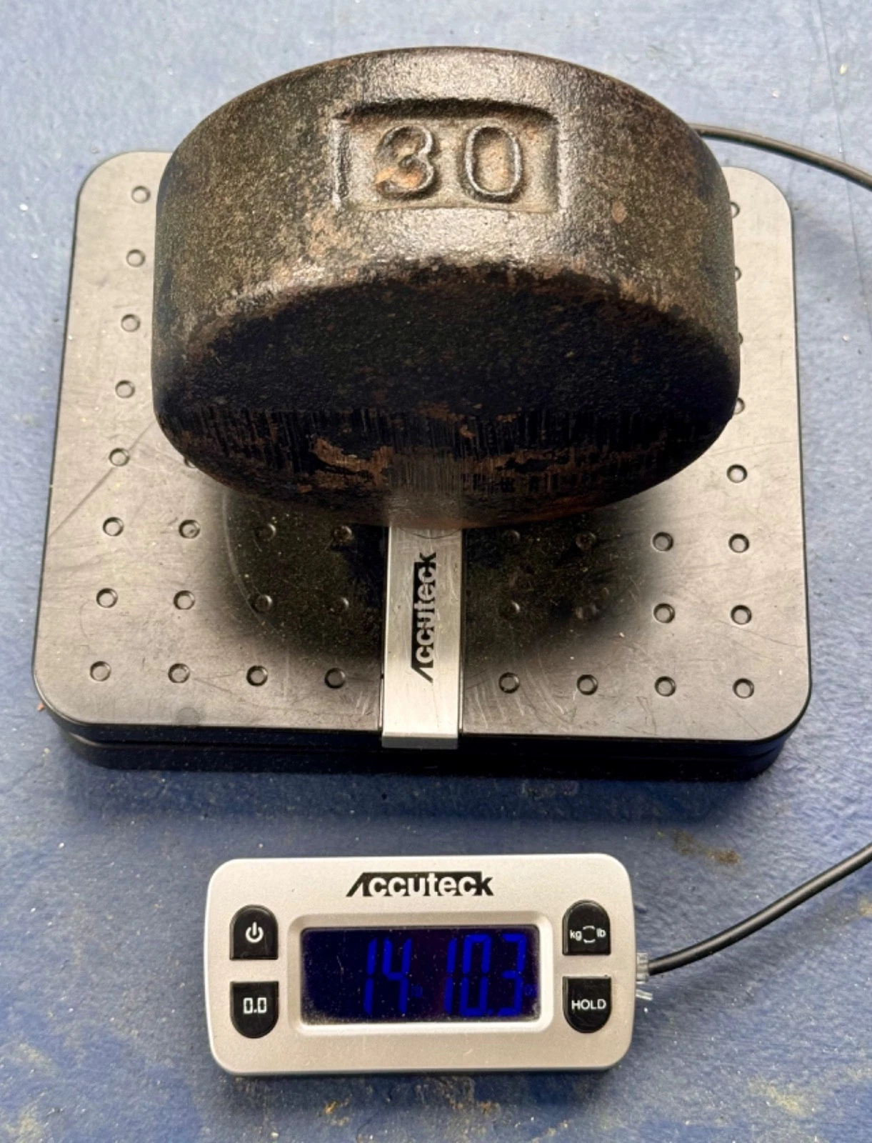 YORK Roundhead Half 30 Pound Blob Grip Strength Number Side 14 lbs. 10.3 ozs.