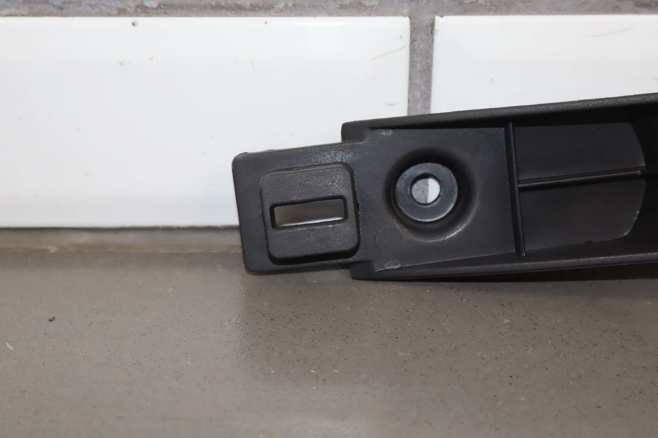 2003 - 2006 雪佛兰 SSR LH 左球杆内门把手缎面银色装饰 — 第 2/4 张图片