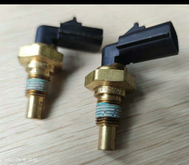 DETROIT DIESEL 23527830 SENSOR OEM, OIL/FUEL/WATER TEMPERATURE DETROIT