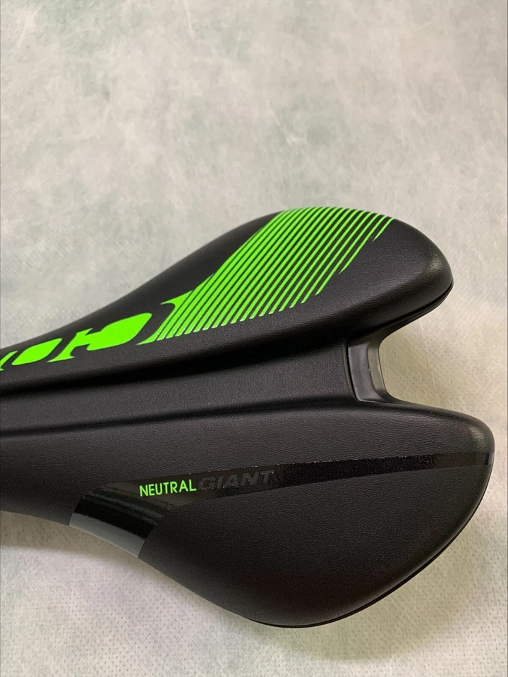 NEW Giant Contact Neutral Bike Saddle 280 x 140mm Black/Green - Image 2 of 4