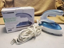 Travel Iron/Steamer Dual Voltage 120/240V compact Worldwide Travel model 593110