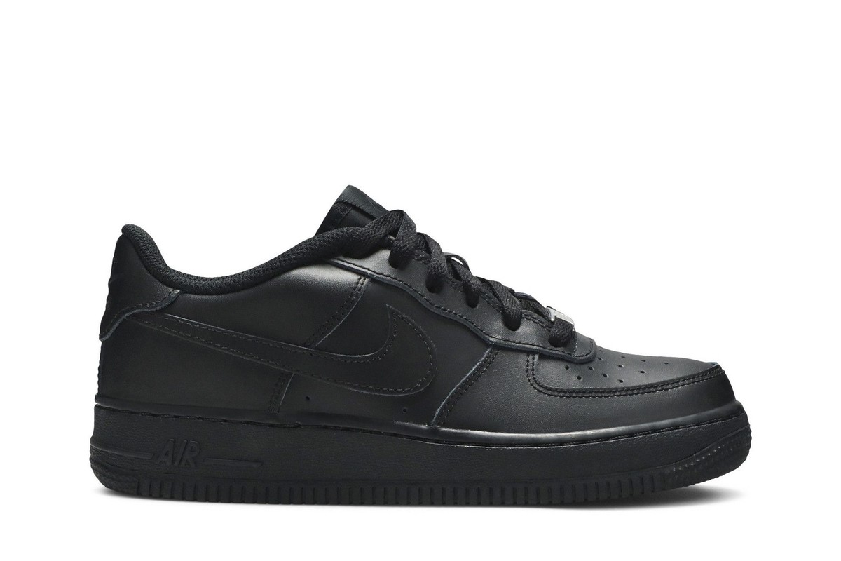 ささ1/2 Size 5 (GS) - Nike Air Force 1 Low Triple Black - 314192-009