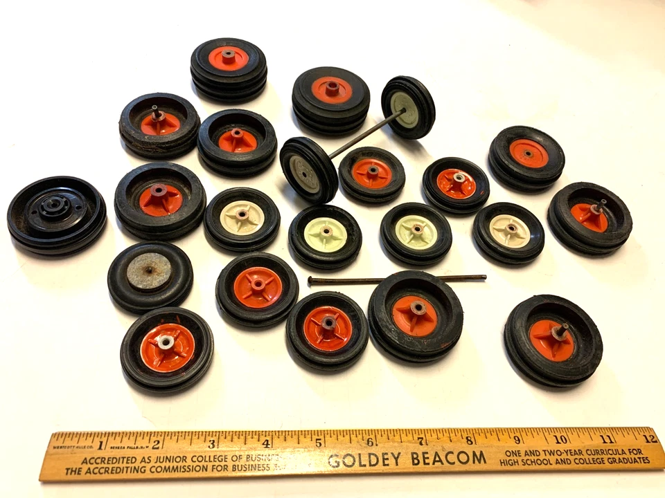 Винтажный лот из прессованной стали и литых колес для тракторов грузовиков Ertl Structo Tonka - Изображение 3 из 4