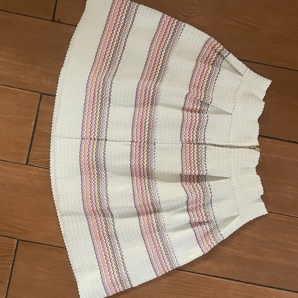 NESLAY Multicolor Cute Skirt Size S - Image 4 of 4