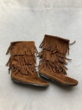 Minnetonka 1632 3 Layer Fringe Boots Women s Size 8 Brown Suede Moccasin