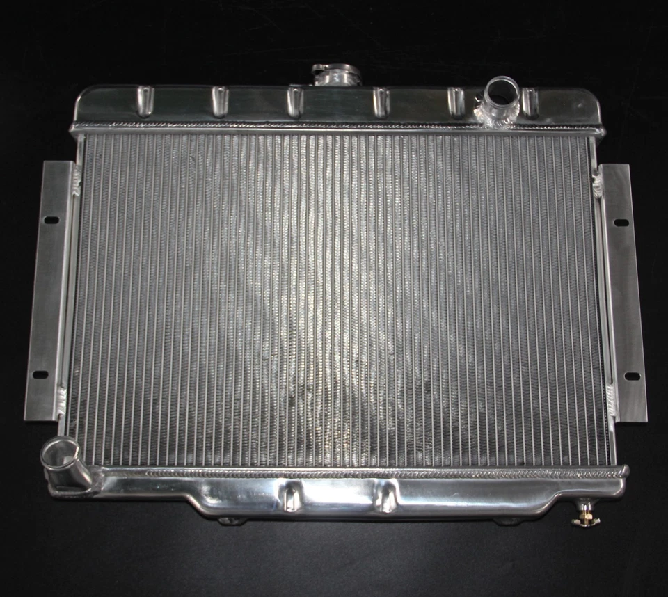 KKS 3 ROW RADIATOR FOR 1972-1986 JEEP CJ5 CJ6 CJ7 SCRAMBLER V8 2.5L L4 4.2L L6 - Image 2 of 4
