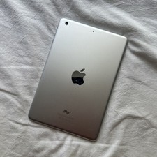 Apple iPad Mini 2 - 16 GB - 7.9" Wi-Fi BLUETOOTH White/Silver -- see photos 