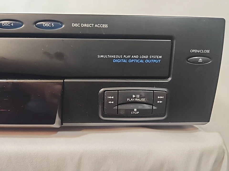 RCA RP-8070D Compact Disc Player, 5 Disc Changer, tested and WORKS!, No Remote - Image 4 of 4