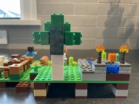 LEGO 21114 Minecraft The Farm Used Complete w/Minifigures and Manual