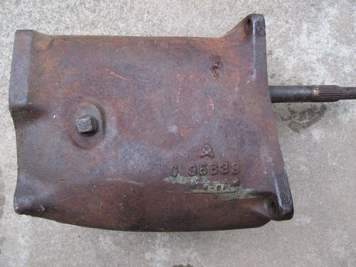1966 1967 MOPAR A-833 4 SPEED TRANSMISSION Main Case with Gears - Picture 6 of 8