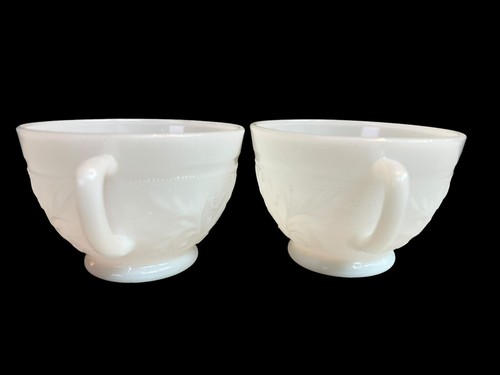Set of 2 Vintage Anchor Hocking Cups Sandwich Pattern Milk Glass Punch Teacup - Picture 4 of 6