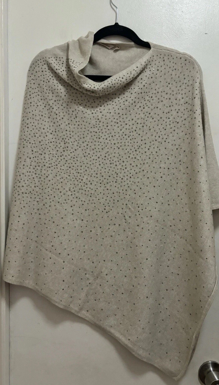 Soft Surroundings Beige W/Studs Embellishment Knit Poncho Sweater Sz One Size
Opens in a new window