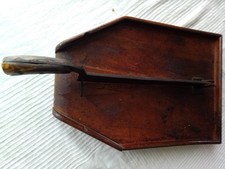 1 grande tagliapane antico in legno