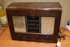 Bush AC 11 vintage wood cased valve tube radio UNTESTED