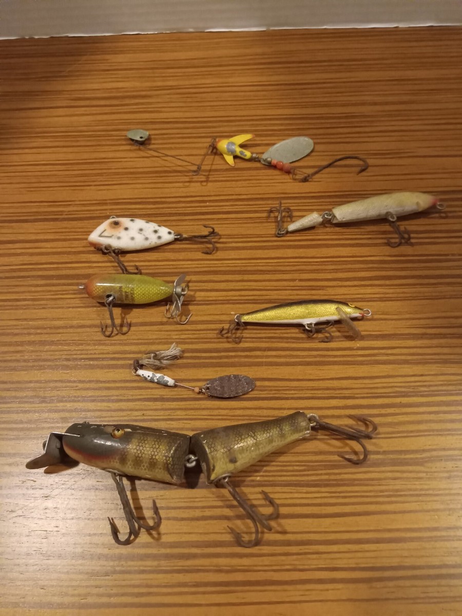 Lot Of (7) Vintage Fishing Lures,everything In Photos