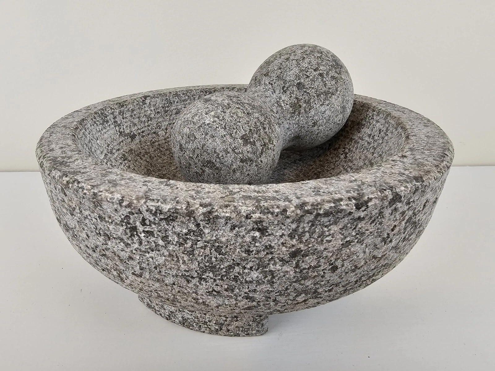 MORTAR & PESTLE - Vintage Solid Granite Stone 8 Inch Mortar And Pestle - VTG
Opens in a new window o