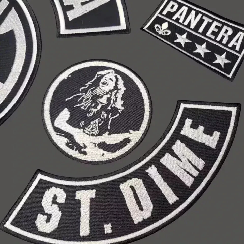 Patch Pantera Officiel - Logo Fangs Brodé - 100x100mm - À Coudre Ou à Repasser