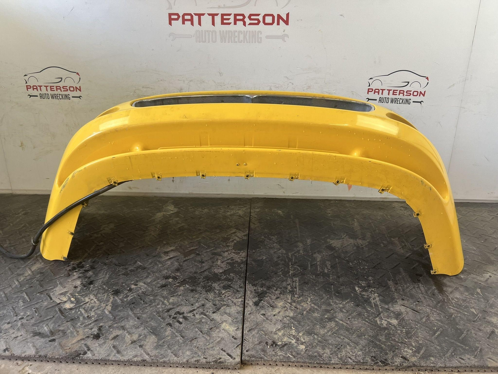 02-06 MASERATI SPYDER CAMBIOCORSA FRONT BUMPER COVER W/GRILLS & LIGHTS YELLOW