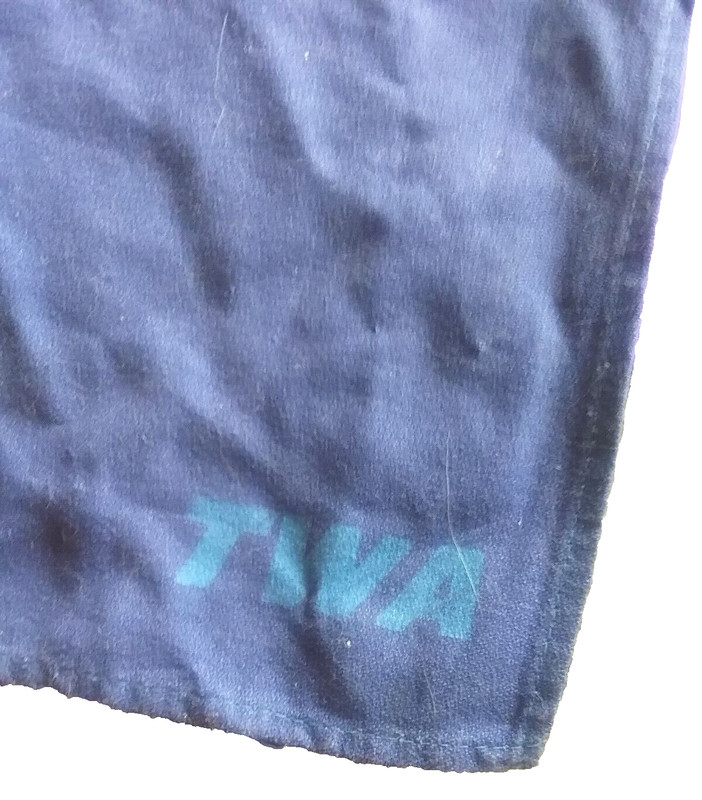 VTG TWA ( TRANS WORLD AIRLINE ) BLUE SNACK TRAY LINEN WITH BUTTON HOLE