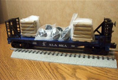 LIONEL Alaska Bulkhead Flat Car with Load ARR 26369